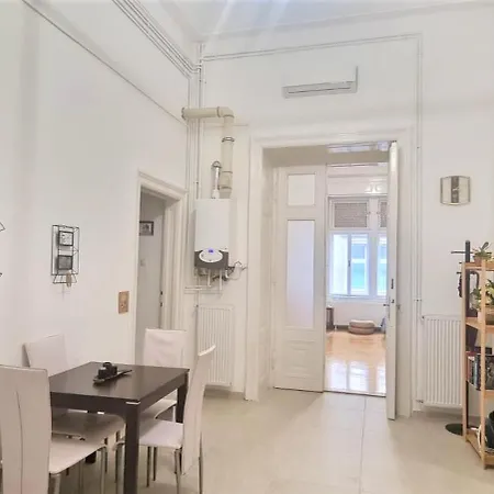 Хостел Universal *