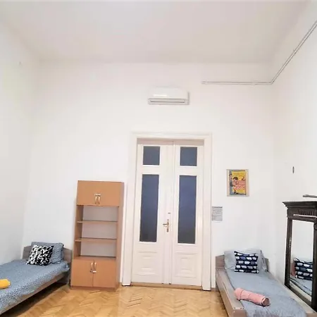 Universal * Будапешт