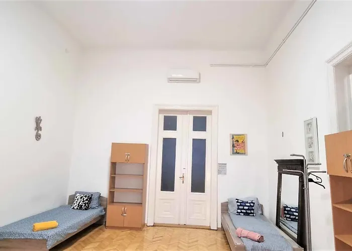 Universal * Budapest